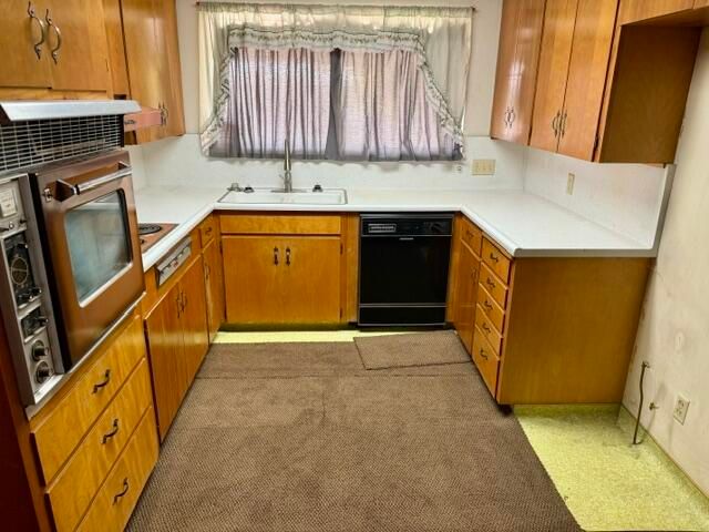 1010 S Lovers Lane, Visalia, CA 93292