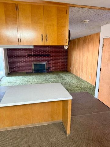 1010 S Lovers Lane, Visalia, CA 93292