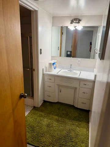 1010 S Lovers Lane, Visalia, CA 93292