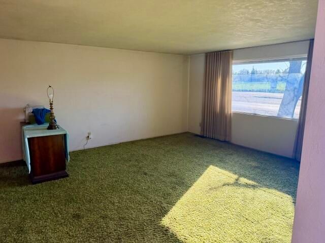 1010 S Lovers Lane, Visalia, CA 93292