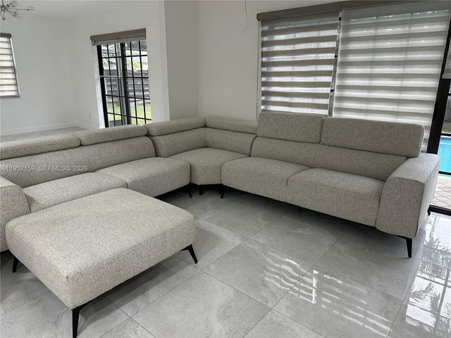 10153 SW 51st St, Cooper City, FL 33328