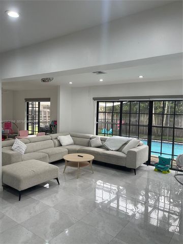 10153 SW 51st St, Cooper City, FL 33328