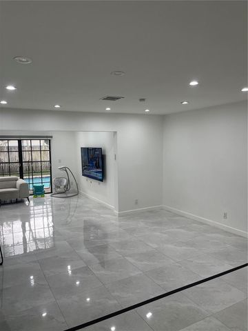 10153 SW 51st St, Cooper City, FL 33328