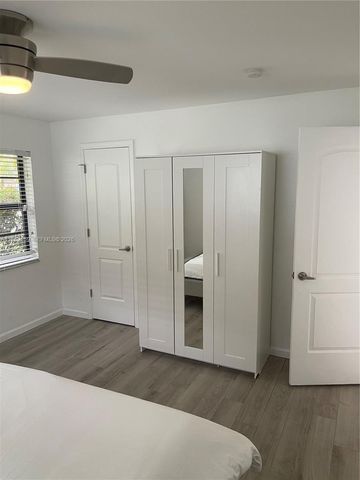 10153 SW 51st St, Cooper City, FL 33328