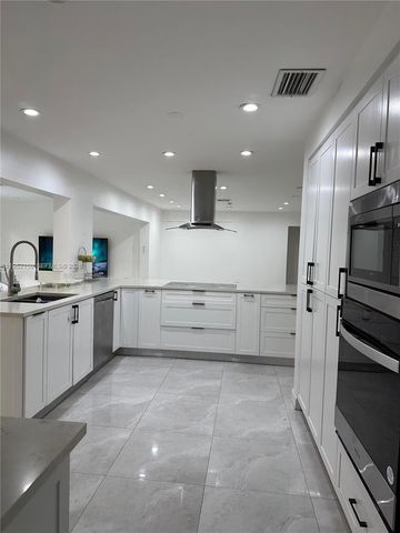 10153 SW 51st St, Cooper City, FL 33328