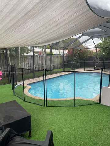 10153 SW 51st St, Cooper City, FL 33328