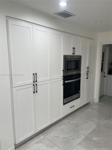 10153 SW 51st St, Cooper City, FL 33328