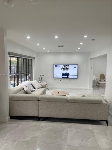 10153 SW 51st St, Cooper City, FL 33328