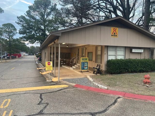 500 Saint Michael Drive, Texarkana, TX 75503