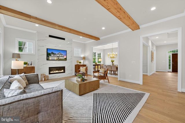 505 HILLCREST DR SW, Vienna, VA 22180