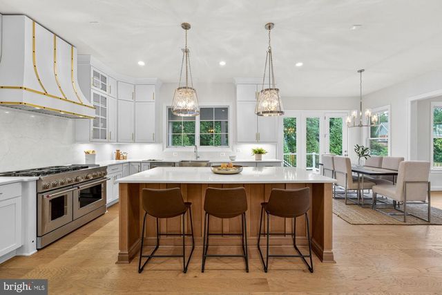 505 HILLCREST DR SW, Vienna, VA 22180