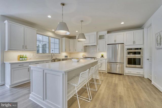 505 HILLCREST DR SW, Vienna, VA 22180