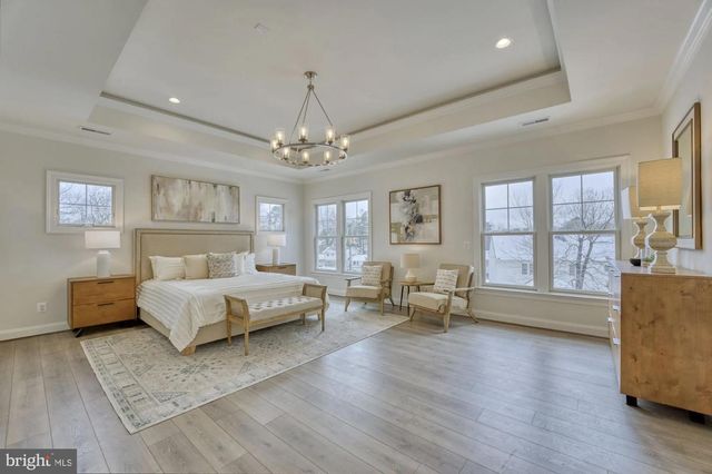 505 HILLCREST DR SW, Vienna, VA 22180