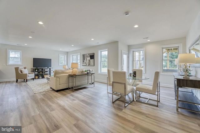 505 HILLCREST DR SW, Vienna, VA 22180