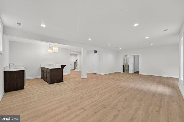 505 HILLCREST DR SW, Vienna, VA 22180