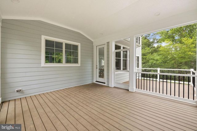 505 HILLCREST DR SW, Vienna, VA 22180