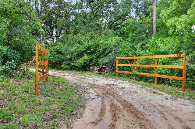 1270 Private Road 3627, Springtown, TX 76082
