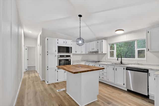 1270 Private Road 3627, Springtown, TX 76082