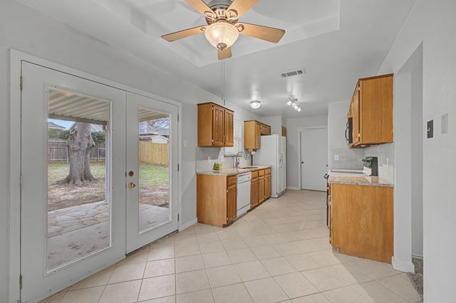 507 Claymore Drive, Euless, TX 76040