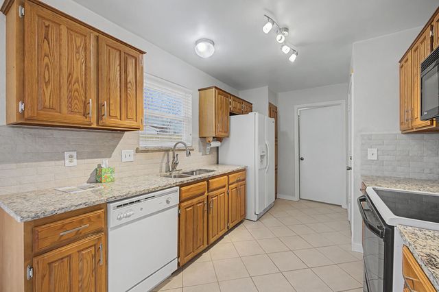 507 Claymore Drive, Euless, TX 76040