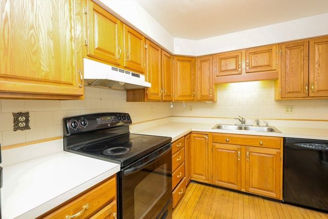 610 S Franklin St B202, Holbrook, MA 02343
