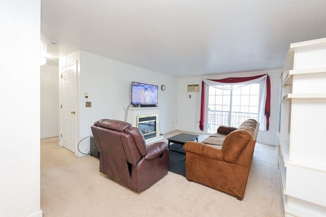 610 S Franklin St B202, Holbrook, MA 02343