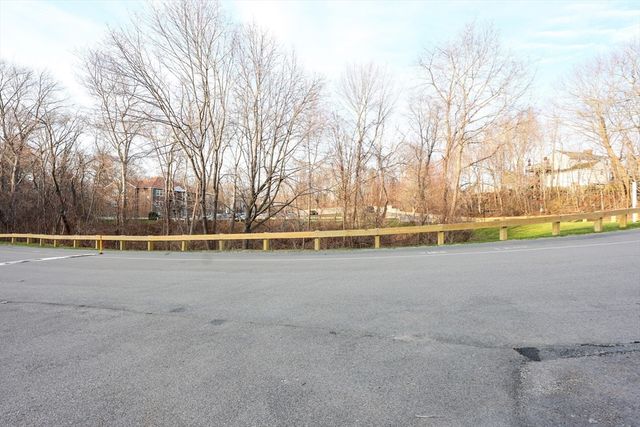 610 S Franklin St B202, Holbrook, MA 02343