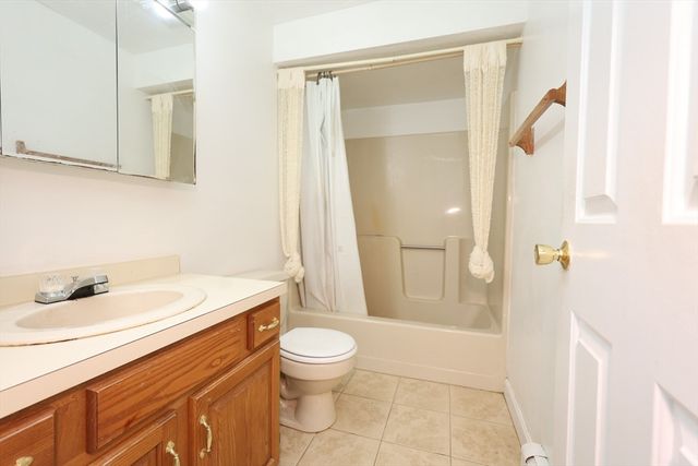 610 S Franklin St B202, Holbrook, MA 02343