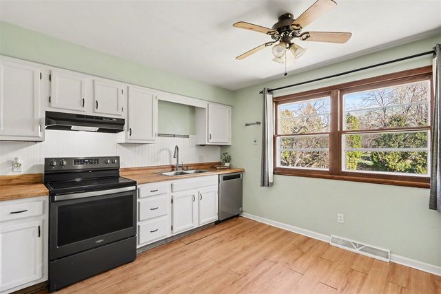 1409 Bacon Avenue, Portage, MI 49002