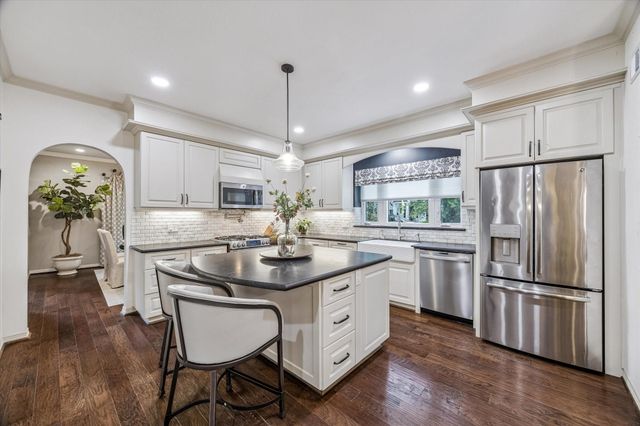 27 Cedarwing Lane, The Woodlands, TX 77380