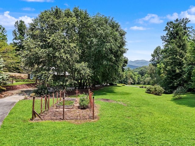 256 Low Gap Road, Hayesville, NC 28904