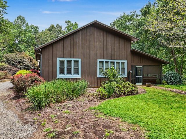256 Low Gap Road, Hayesville, NC 28904