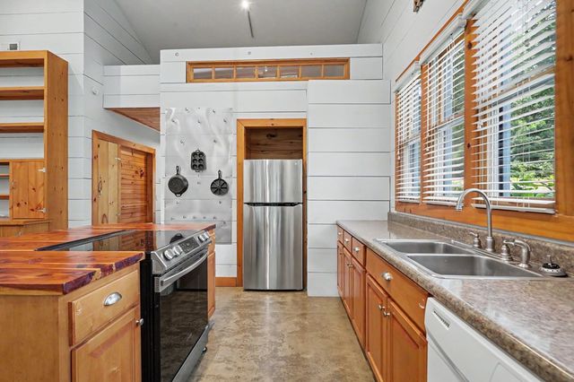 256 Low Gap Road, Hayesville, NC 28904
