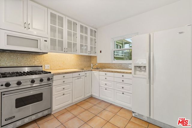 717 Raymond Avenue 3, Santa Monica, CA 90405