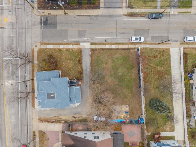 41 Atlantic Avenue, Freeport, NY 11520