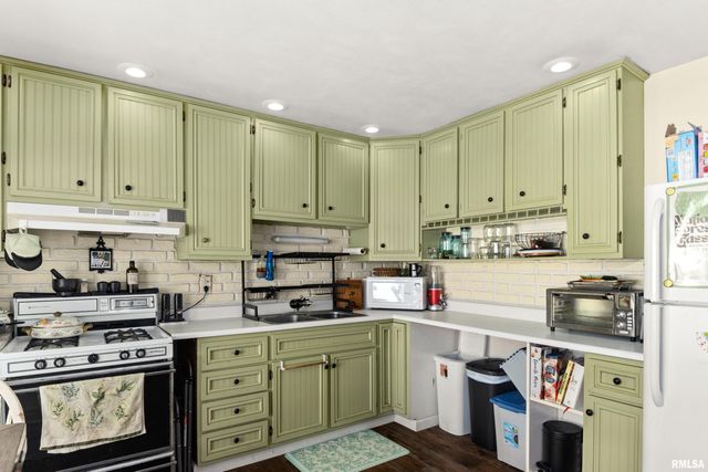 1506 WOODBINE Drive, Washington, IL 61571