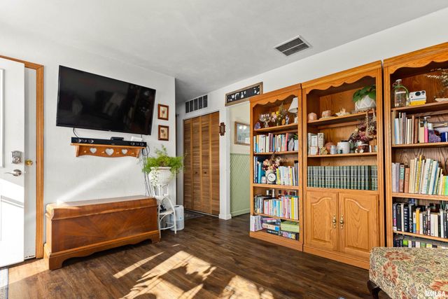 1506 WOODBINE Drive, Washington, IL 61571