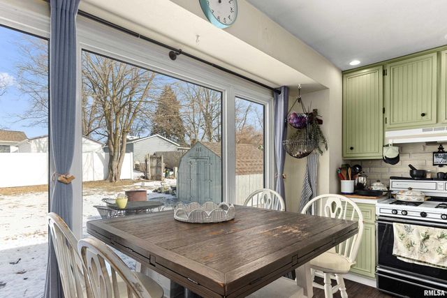 1506 WOODBINE Drive, Washington, IL 61571