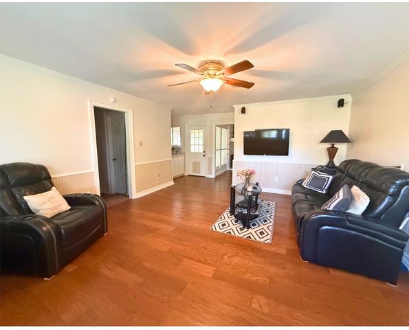6004 Lakehurst Drive, Arlington, TX 76016