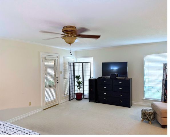 6004 Lakehurst Drive, Arlington, TX 76016