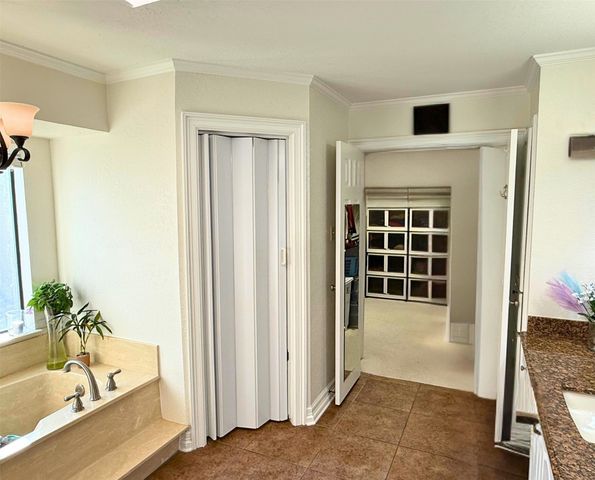 6004 Lakehurst Drive, Arlington, TX 76016