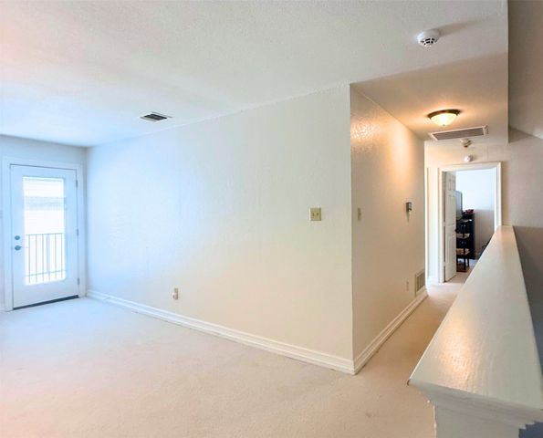 6004 Lakehurst Drive, Arlington, TX 76016