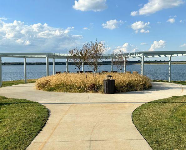 6004 Lakehurst Drive, Arlington, TX 76016