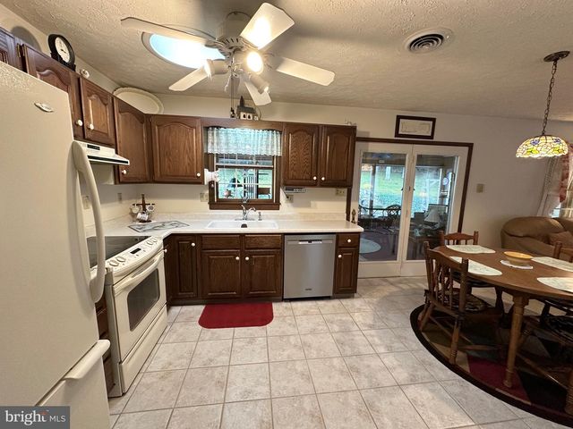 7714 FERN GROTTO CIRCLE CIR, Fayetteville, PA 17222