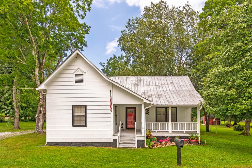 123 Leggett Road, Sale Creek, TN 37373