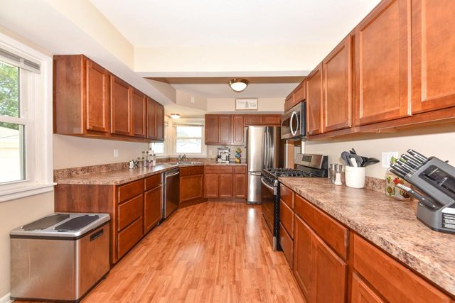 3364 S 73rd STREET, Milwaukee, WI 53219