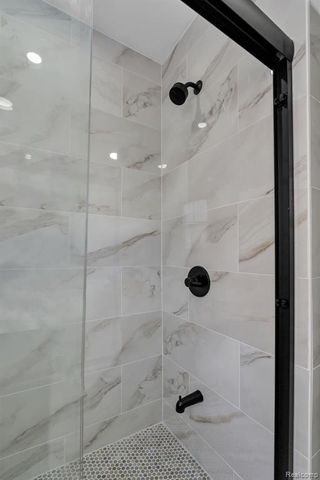 2359 Detroit Avenue, Lincoln Park, MI 48146