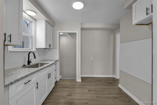 2359 Detroit Avenue, Lincoln Park, MI 48146