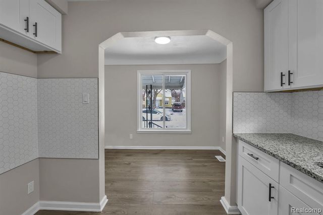 2359 Detroit Avenue, Lincoln Park, MI 48146