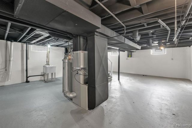 2359 Detroit Avenue, Lincoln Park, MI 48146